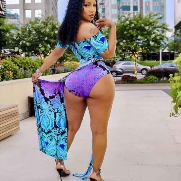 New! 2 piece swimsuit! Size L - Picture 3 of 3